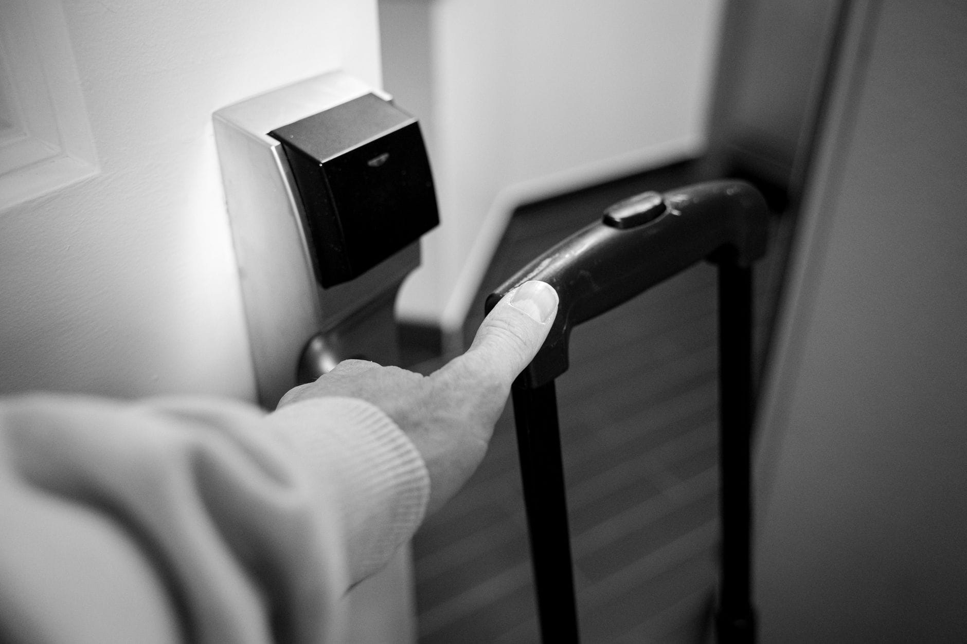 Modernizacja drzwi w hotelu – kiedy warto przejść z kluczy na elektroniczny system dostępu? Modernizacja drzwi w hotelu – kiedy warto przejść z kluczy na elektroniczny system dostępu?