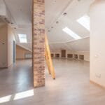 Adaptacja poddasza krok po kroku: projekt, zgody i formalności przed rozpoczęciem prac